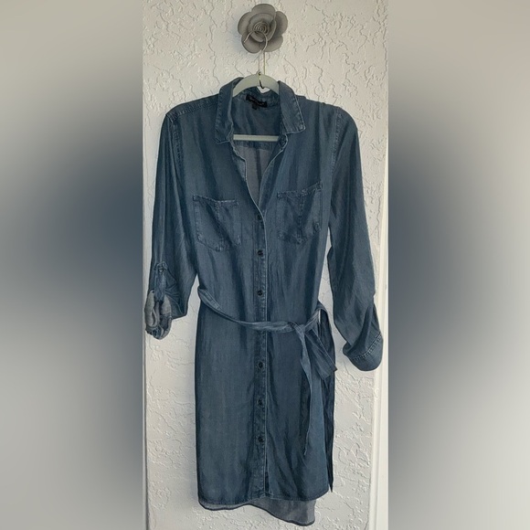Velvet Heart Dresses & Skirts - Velvet Heart Blue Denim Shirt Dress with Tie (NWOT)